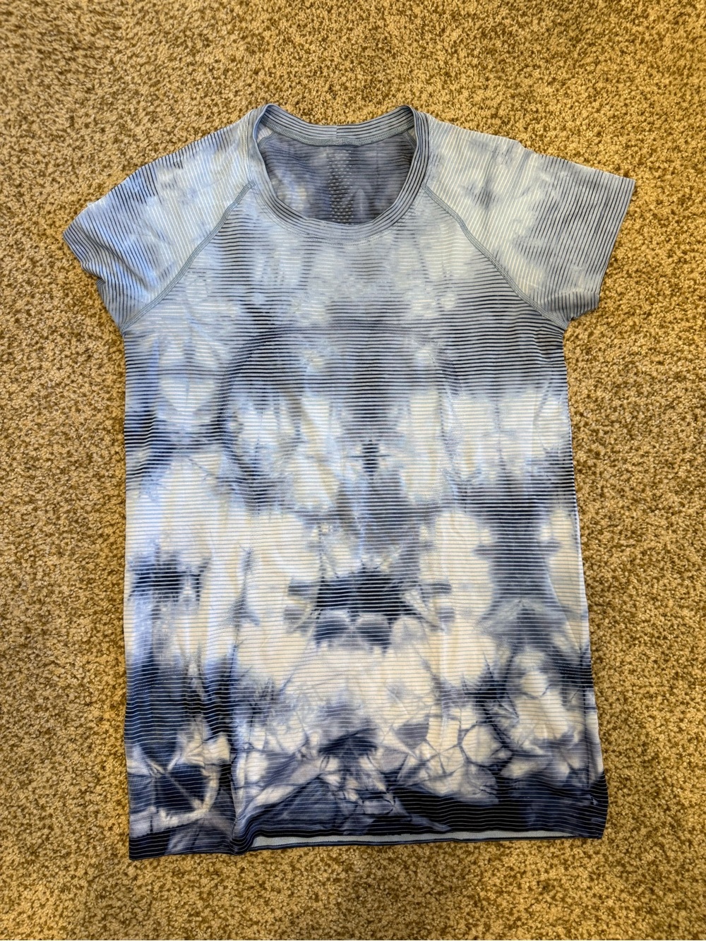 lululemon athletica Women's Navy and White Tie-Dye Short Sleeve Tee